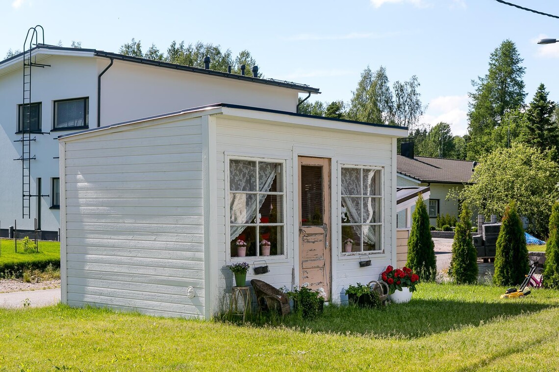 moderni leikkimökki