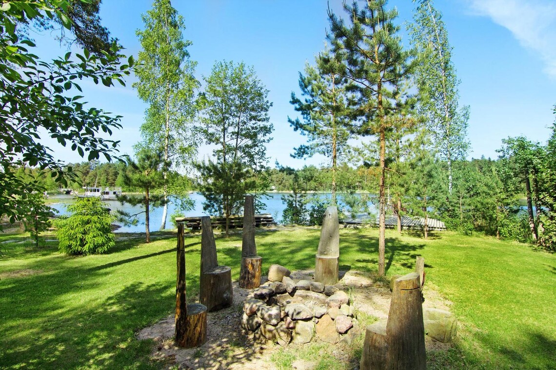 Hurmaava nuotiopaikka merinäköaloin Hurmaava nuotiopaikka merinäköaloin