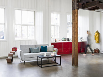 Kevyesti retro sohva sopii loft-asuntoon
