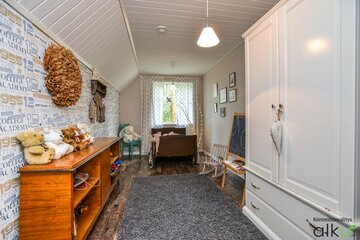 Maalaisromanttinen lastenhuone