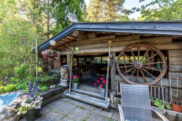 Kesäkeittiö on vihreän puutarhan keidas