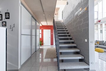 rouheat-seinäpinnat-portaikko