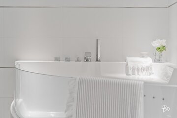poreamme modernissa kylpyhuoneessa